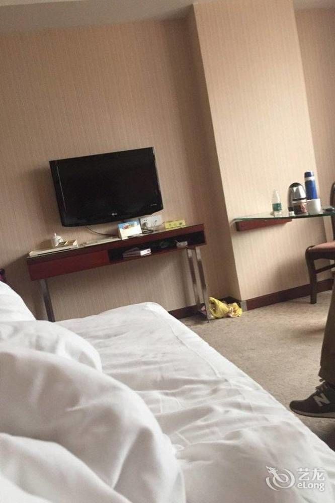 Vienna Hotel Qingyuan Lianjiang Road Zewnętrze zdjęcie